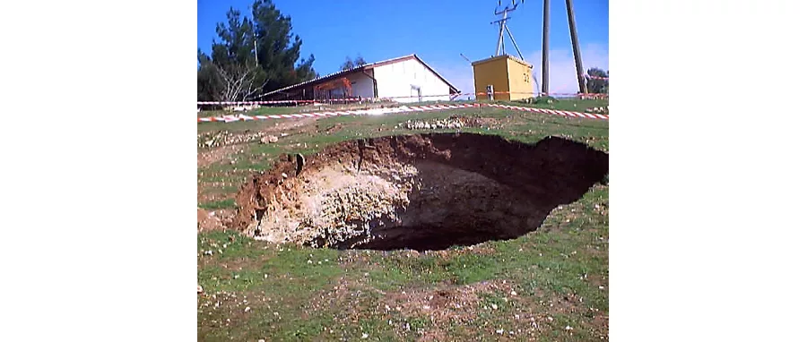 Mosul Dam Sinkhole Photo
