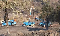 PG&E crews wildfire PG&E crews wildfire