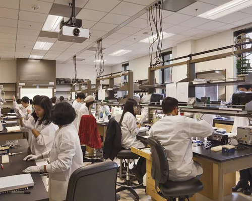 Best Projects, Specialty Contracting: Stronghold Lights Up Santa Clara Facilities