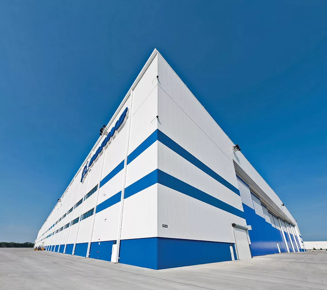 Speed Drives the Work On Boeing 'Dream' Plant