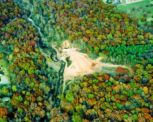 Constructing a Curvy Museum in an Arkansas Ravine