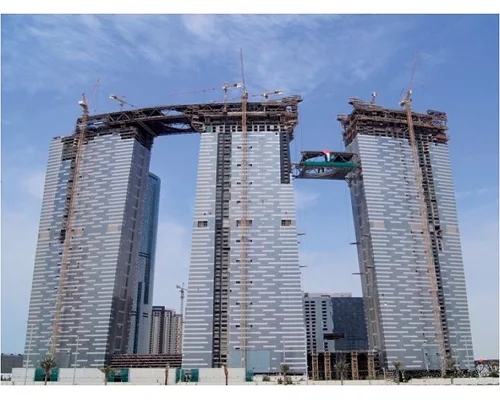 Team Completes Big Lifts for Top Hat Linking Three Abu Dhabi Towers