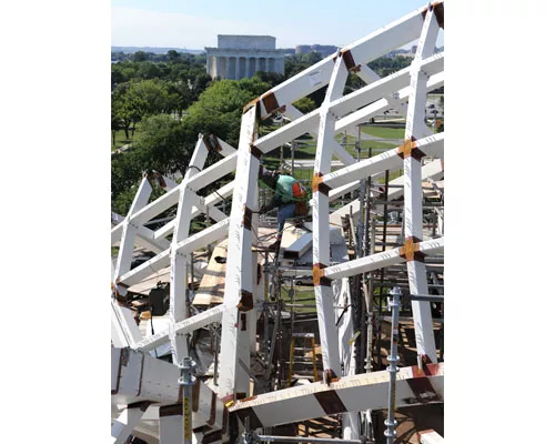 U.S. Tribute to Peace Takes Flight on D.C. Mall