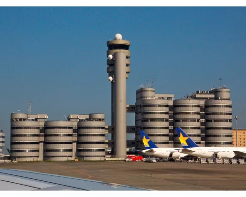 The World's Top 10 Tallest Airport Control Towers