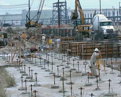 Refiner Valero Restarts $3 Billion in Projects