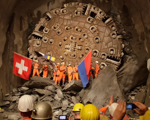 Gotthard Joint-Venture Team Tunnels Through First Leg