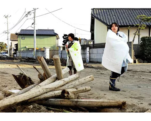 Troubles Multiply at Reactors Amid Fears of Radiation Spread