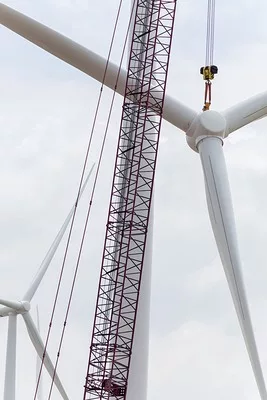 U.S. Renewables Sector Soars, With Help From Tax Credits