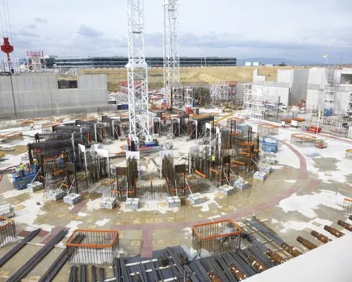 French Fusion Reactor Advances, Amid Delays and Cost Revisions