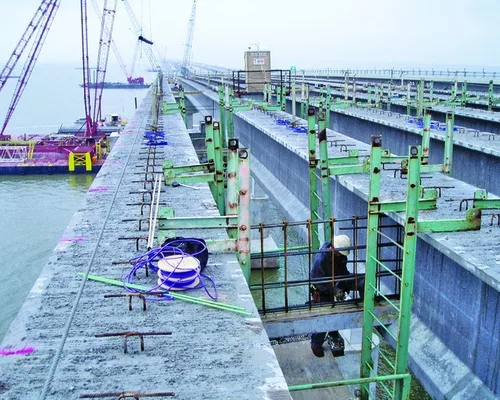 How Sensors on I-10 Twin Span Bridge Reduce Unknowns