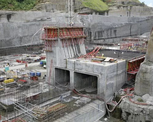 Dramatic Digs Mark Panama Canal Expansion Progress