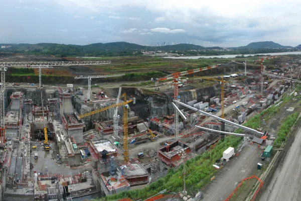 Dramatic Digs Mark Panama Canal Expansion Progress
