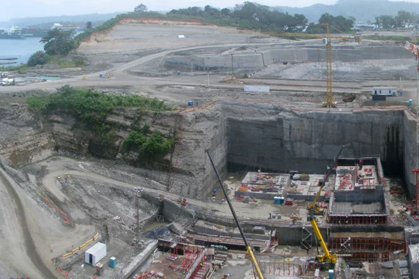 Dramatic Digs Mark Panama Canal Expansion Progress