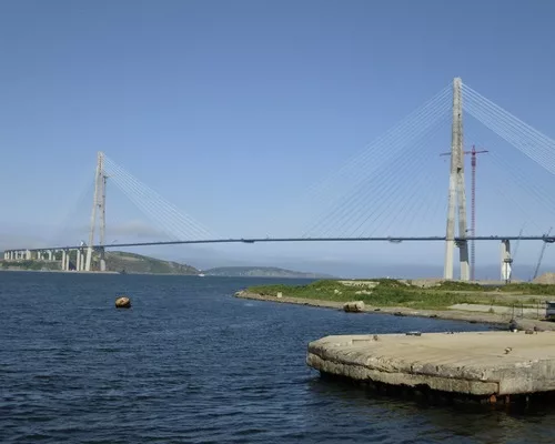 Twin Spans Set a New Pace in Russia's Far East