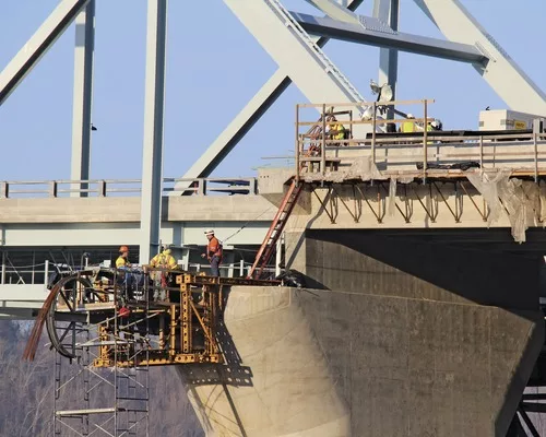 Innovative System Aids Tunnel Ceiling Slabs Removal In Boston