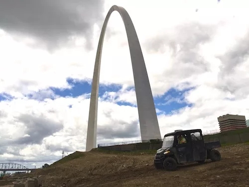 Low and Slow: City, Arch, River