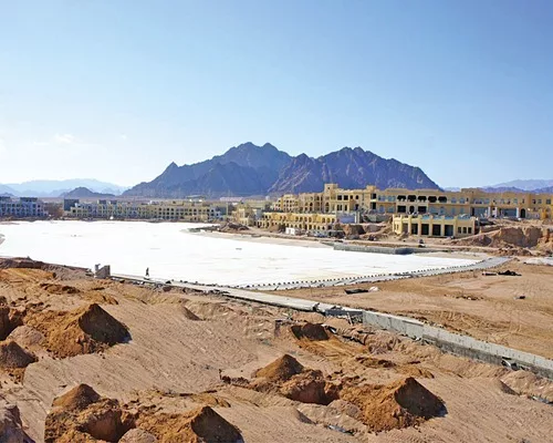 Record-Size Swimming Pools Come to the U.S. for the First Time