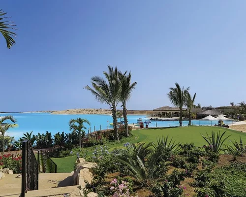 A Closer Look at Record-Sized Pools That Resemble Oases