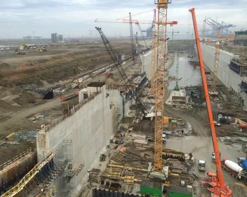 Mammoth Lock Takes Shape in Belgium