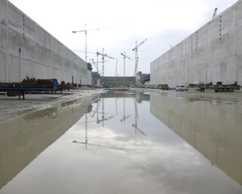 Mammoth Lock Takes Shape in Belgium