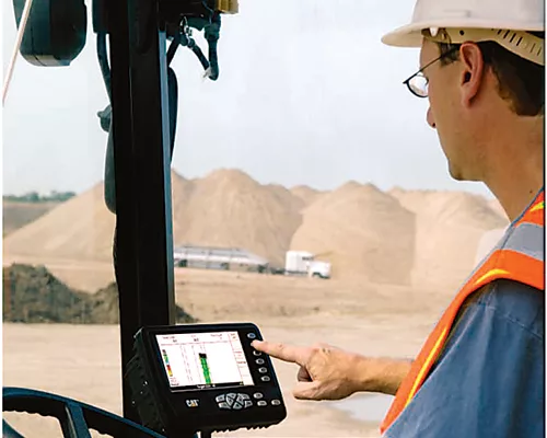 Dual-Mode GPS Doubles As Vehicle Backup Camera