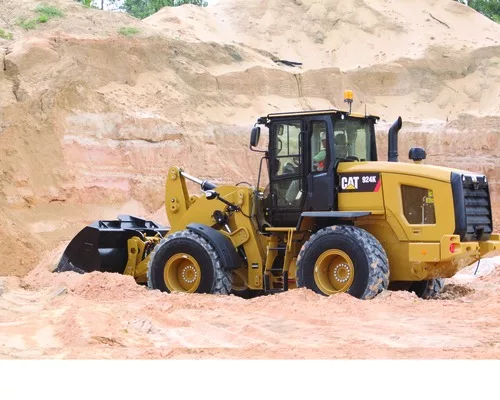 Products Snapshot: Tier 4i Wheel Loaders and a Cordless Framing Nailer