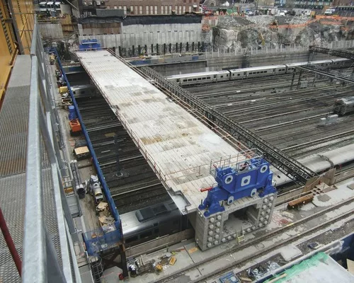 Custom Launching Gantry Builds Over Busy NYC Railway