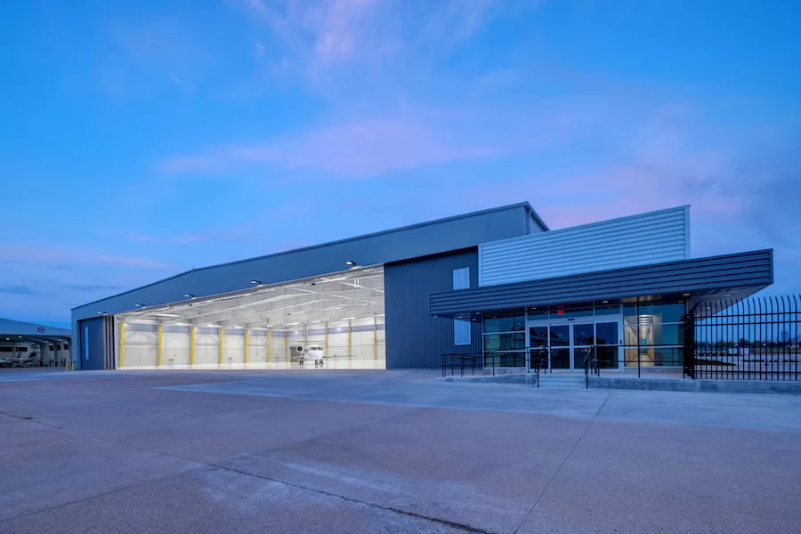 Aeroplex-Signature Hangar