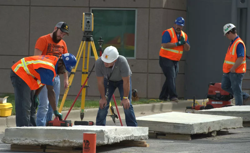 Pittsburg State University undergrad students studying construction management