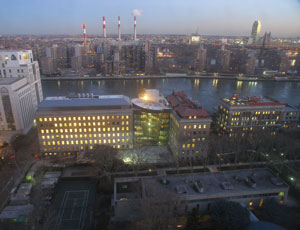 The Collaborative Research Center includes a new glass bridge building and renovation of the two existing laboratory buildings.