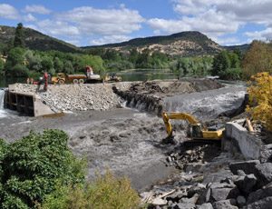 Oregon’s Gold Ray Dam is razed two weeks ahead of schedule after an unexpected breach.