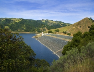 The San Francisco Public Utilities Commission last week gave final approval for replacing the 85-year-old Calaveras Dam near Fremont and Sunol in the East Bay.