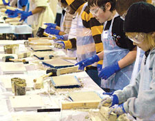 School children made tiles for an abutment.