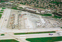 Midway, airport, Chicago, privatization