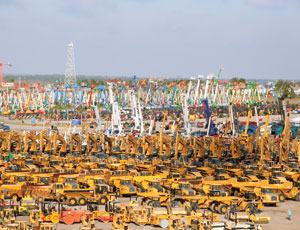 Auction in Orlando was stuffed with thousands of pieces of yellow iron.