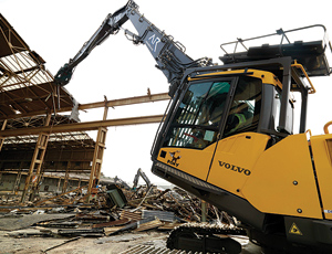 High-Reaching Excavator: Long Modular Boom
