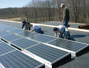 Apprentice electricians learn photovoltaic skills