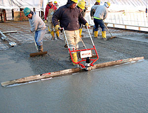 Vibrating Concrete Screed: Single Operator Required