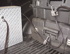 Equipment Security Cable: Locking Mechanism Requires Only One Key