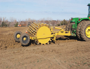Rolling Packer: Hydraulic Lift for Easier Transport
