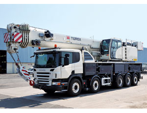 Truck-Mounted Crane: Long Boom, High Capacity