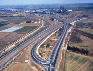 Two planned extensions to the Cross-Israel highway, the country’s first toll road, will add 20.5 kilometers and three tunnels to its 140-km length.